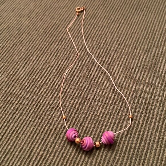 Two handmade vintage necklaces and a pair of earring the beads are made of paper - Picture 7 of 9